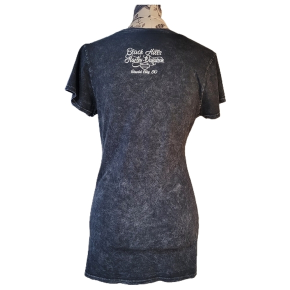 Harley Davidson Womens SZ Medium T-Shirt Gray Black Short Sleeve Black Hills - Picture 2 of 8